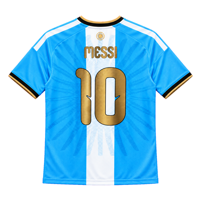 חולצה של מסי עם MESSI 10 בזהב על הגב, חולצת הפרידה של ארגנטינה